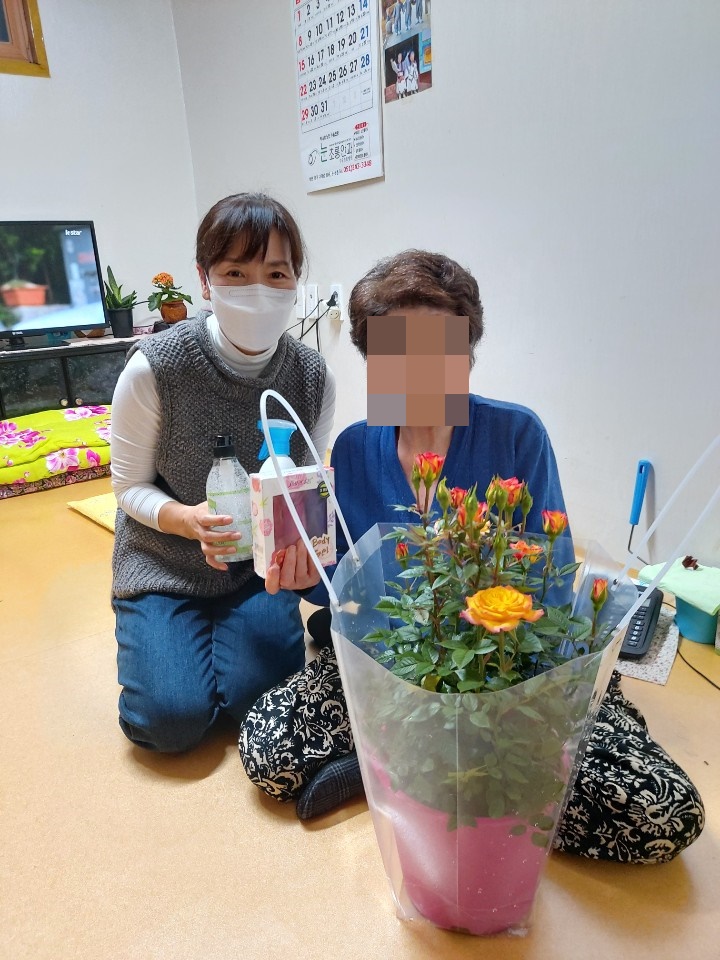 힐링물품 전달 사진 2.jpg